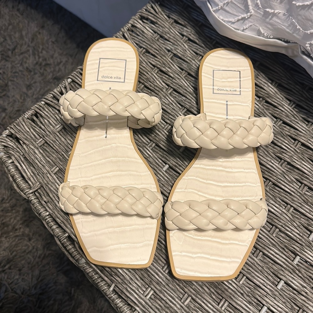 Dolce vita sandals